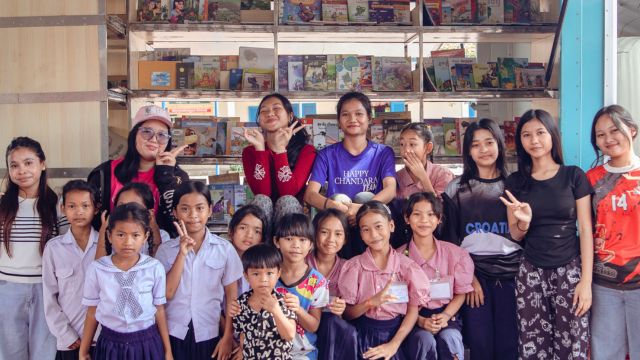 Biblio Truck enfants village – campus Happy Chandara – Toutes à l’école